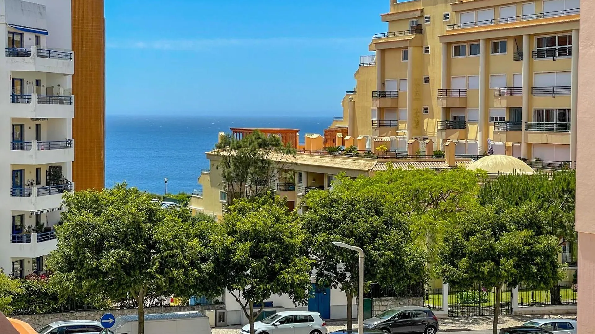 Cascais 1Br W/ Pool Apartment